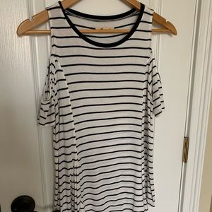 Cut out shoulder shirt